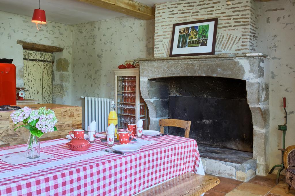 Auros Maison D'Hotes Rouge Bordeaux מראה חיצוני תמונה